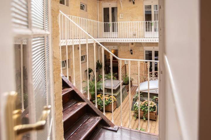 Hôtel pour 2 personnes dans Basilique Saint-Seurin de Bordeaux - 3