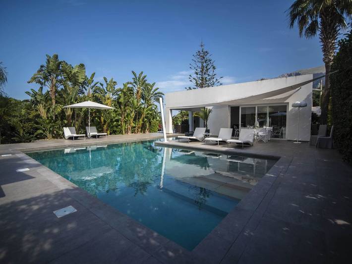 Casa de vacaciones para 4 personas, con terraza además de jardín y piscina - 1