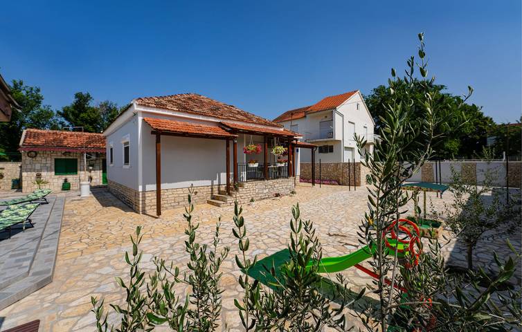 Ferienhaus für 5 Personen, mit Pool und Terrasse, mit Haustier - 1