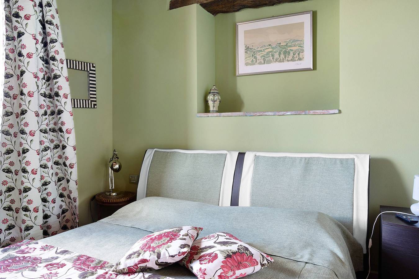 Geheel appartement, Appartement 'La Corte di Langa Alloggio Agata' met gedeeld zwembad & Wi-Fi in Cerreto Langhe, Langhe