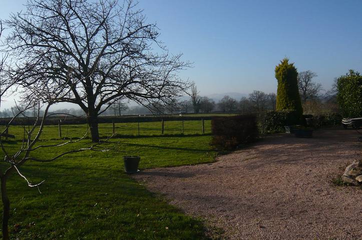 Chambre d’hôte pour 3 personnes, avec jardin dans la Loire - 2