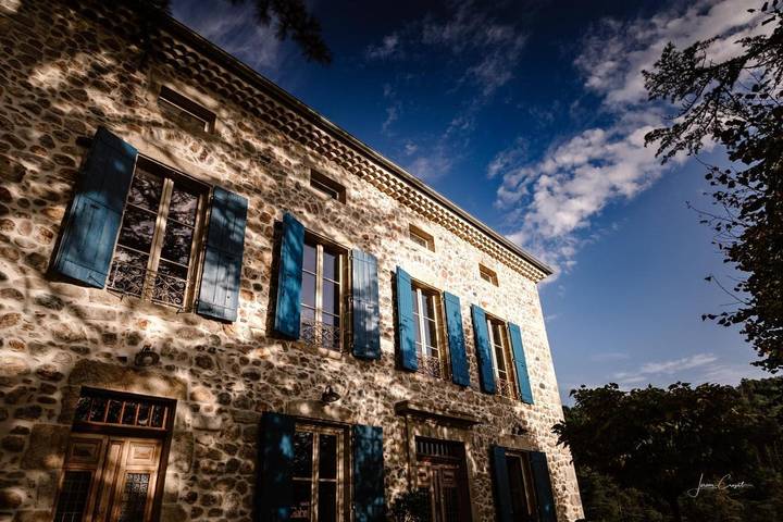 Chambre d’hôte pour 2 personnes, avec Terrasse et Jardin ainsi que Piscine et Vue à Vals-les-Bains