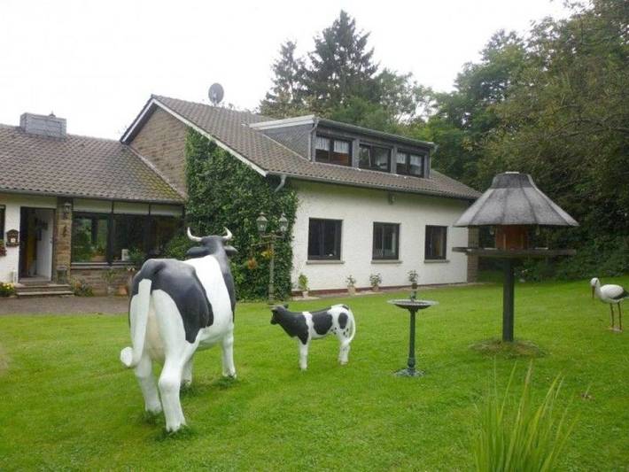 Ferienwohnung für 4 Personen, mit Balkon und Terrasse sowie Garten und Ausblick in Nettersheim