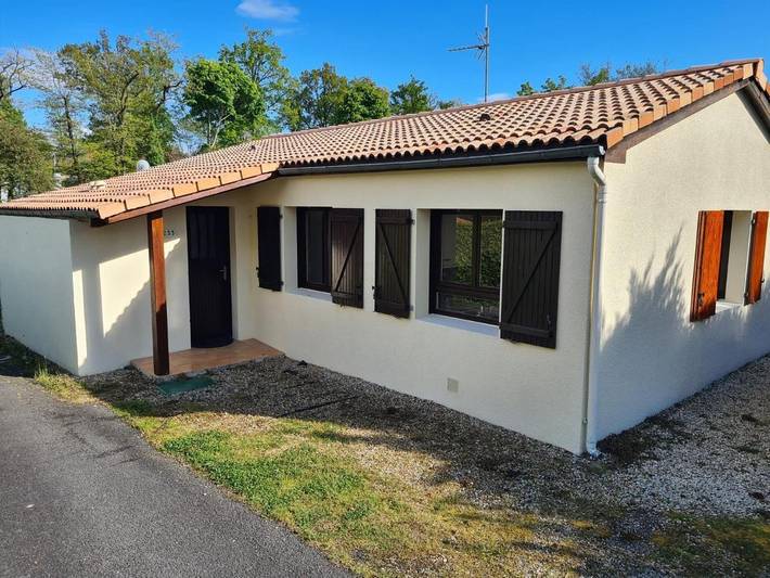 Location de vacances pour 6 personnes, avec jardin et piscine à Écuras - 2