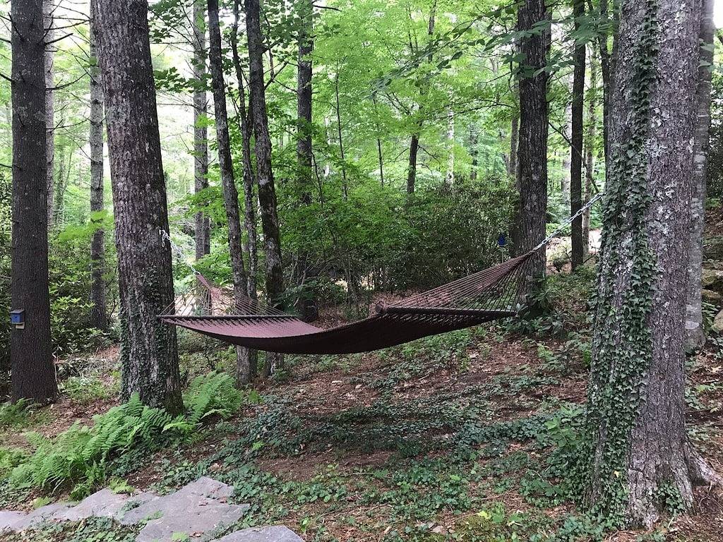 Cozy cabin within walking distance of Cashiers Crossroads. in Jackson County