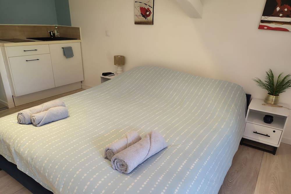 Entire apartment, Lo Pitchoun, Gite for 2 with Jaccuzzi in the heart of nature Gaillac in Gaillac, Albi region