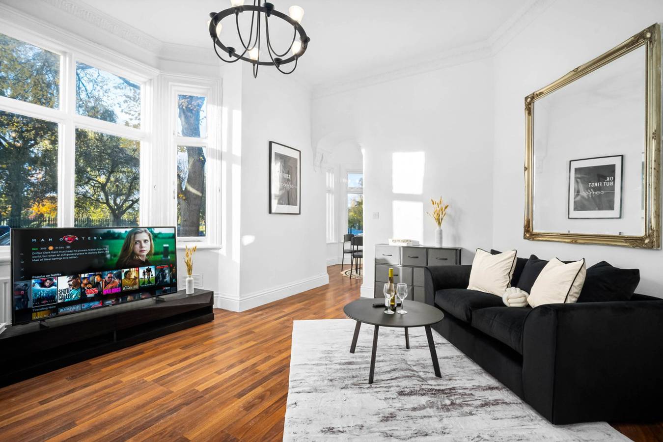 Entire apartment, Modern Apartment - Fast Wi-Fi - Wolverhampton in Wolverhampton, Birmingham Area