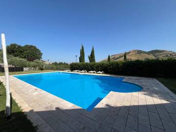 Cottage pour 4 personnes, avec piscine et terrasse à Tivoli