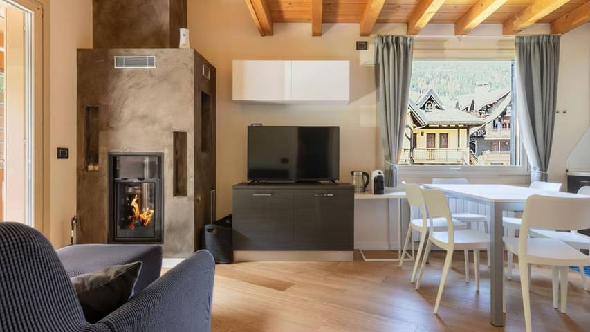 Casa vacanza per 6 persone, con Balcone e Idromassaggio nonché Giardino e Panorama a Ponte di Legno