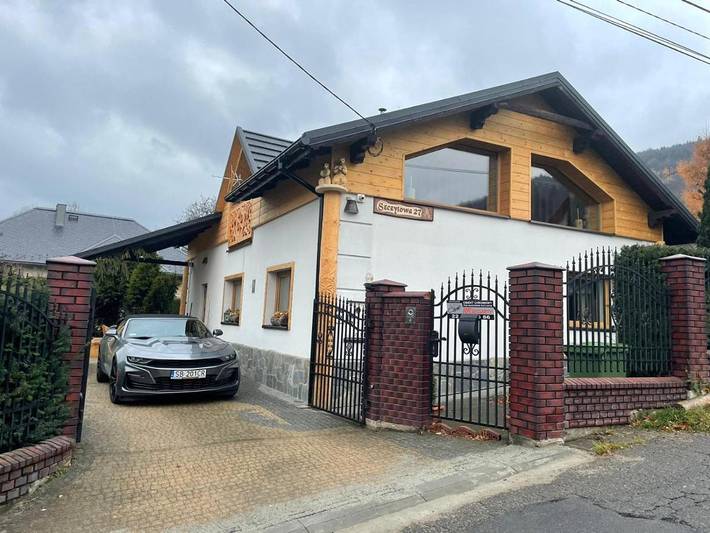 Willa dla 10 osób, z Balkon i Jacuzzi oraz Taras i Ogród w Szczyrk