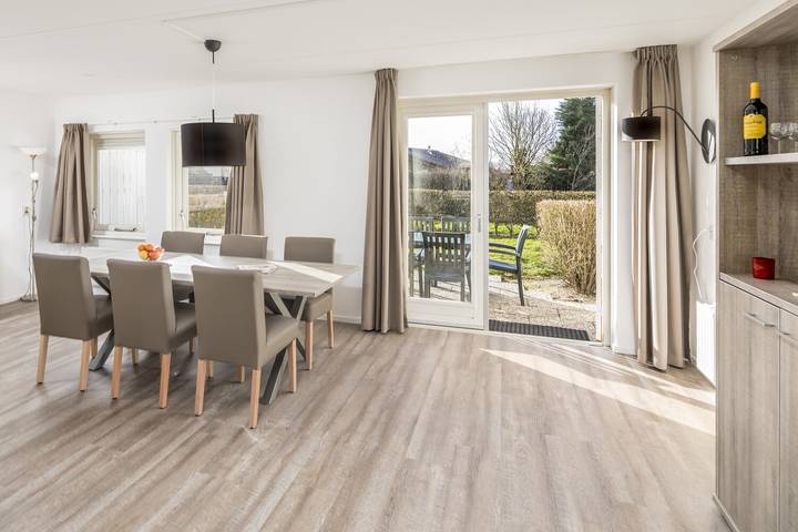 Bungalow für 6 Personen, mit Balkon/Terrasse und Terrasse sowie Pool in Schouwen-Duiveland
