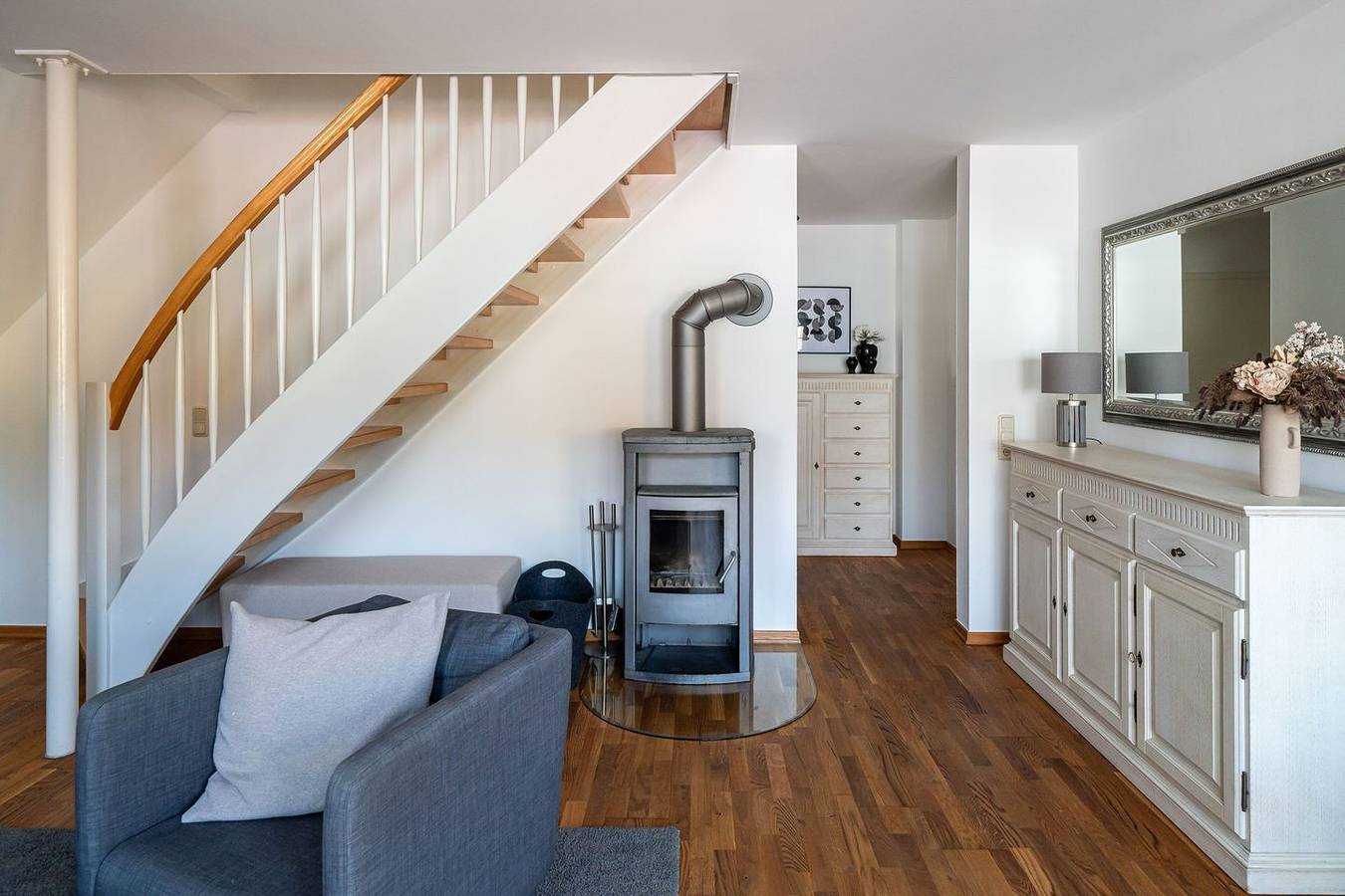 Ganze Wohnung, Ferienwohnung "Seerose" - im Obergeschoss ca. 75 m² für 2-4 Personen im Ortskern in Ahrenshoop, Fischland