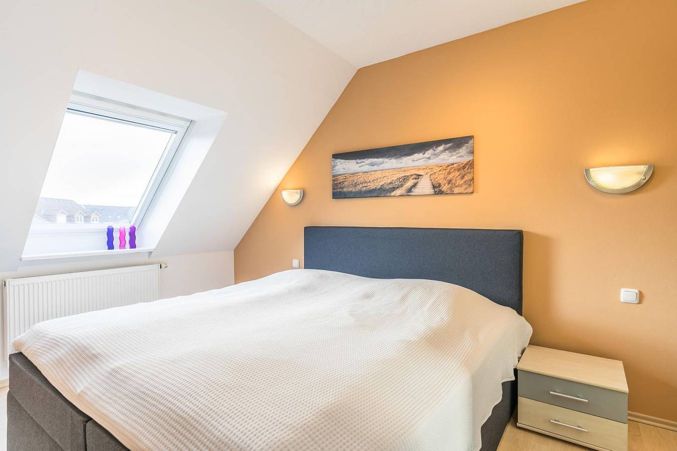 Ganze Wohnung, Haus am Teich Whg. 2 Büsum – Süd-Balkon am Naturteich, 2 Zi / 3 Pers. in Büsum, Dithmarschen