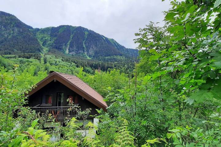 Chalet pour 8 personnes, avec Balcon et Piscine à Thollon-les-Mémises