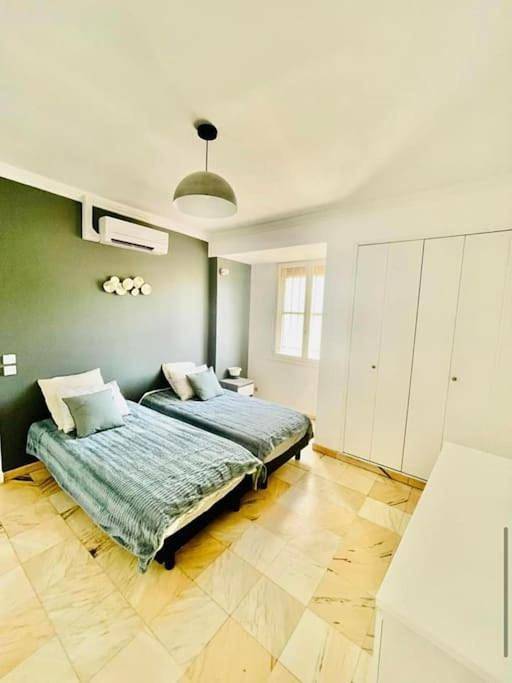 Villa pour 8 personnes, avec terrasse ainsi que jardin et piscine dans Calanques - 3