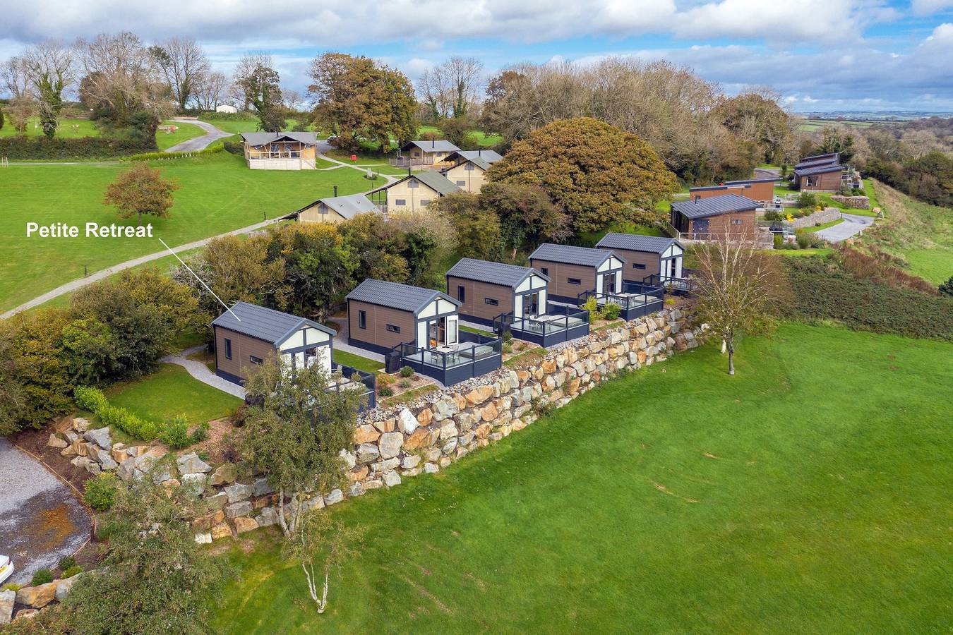 Ganzes Studio, Petite Retreat - Lovely Pod with Hot Tub in Narberth, Pembrokeshire