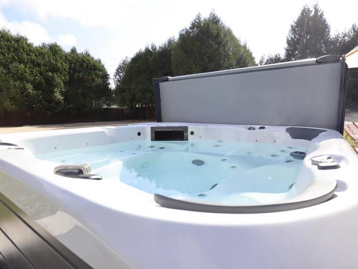 Ferienhaus für 12 Personen, mit Whirlpool und Garten in Verdun - 2