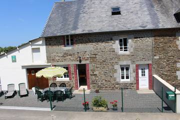 Gîte pour 7 personnes, avec jardin à Sourdeval-les-Bois