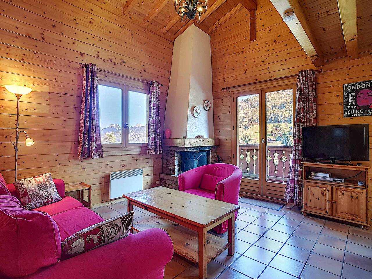 Apartamento entero, Medio chalet para 6 en La Clusaz con Wifi, admite mascotas y parking in La Clusaz, Región de Annecy