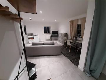 Chambre d’hôte pour 2 personnes, avec jardin et terrasse, animaux acceptés à Firminy