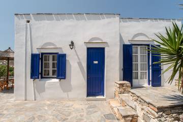 Apartmenthotel for 4 Guests in Naxos, Cyclades, Picture 1