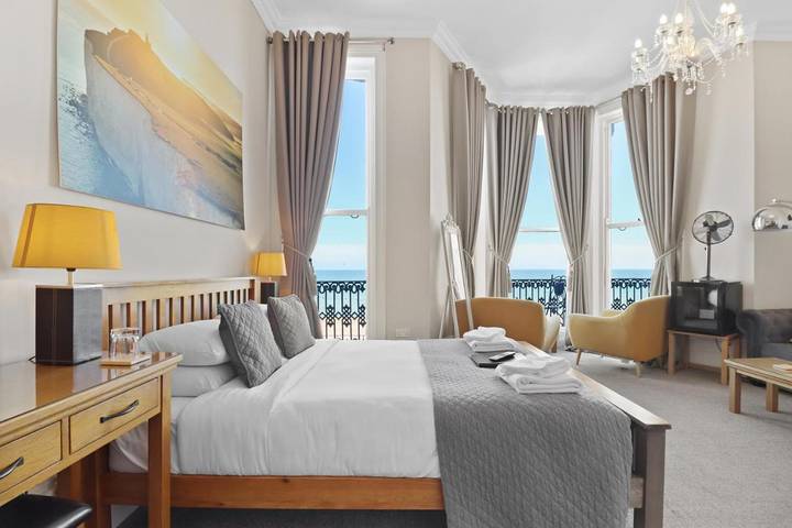 Bed and breakfast for 2 people, with Terrace and Garden in Eastbourne