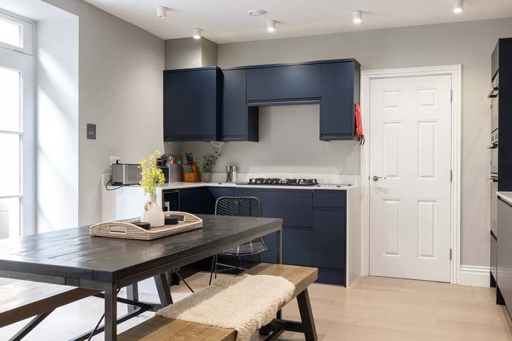 Gîte pour 7 personnes, avec jacuzzi et jardin à Bath - 3