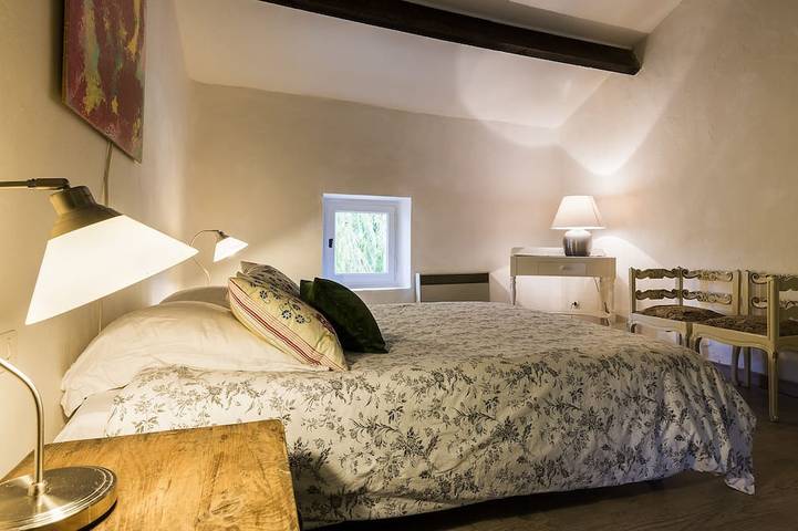 Location de vacances pour 4 personnes, avec piscine et jardin à Valaurie - 3