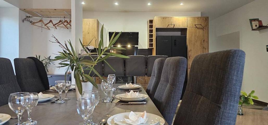 Gîte pour 4 personnes, avec balcon ainsi que jardin et vue à Sancé