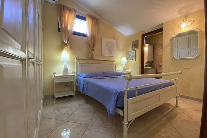 Villa con giardino, relax ed incantevole vista mare a pochi passi dalla spiaggia in Costa Rei, Muravera