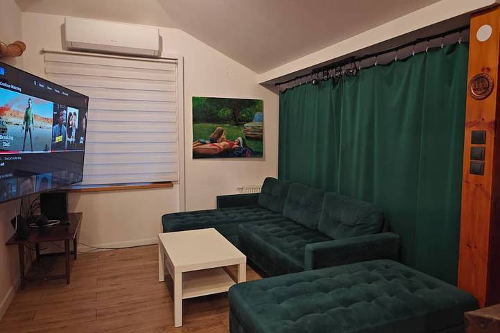 Warsaw Country Villa: Hot Tub, BBQ & Pizza Oven in Mazovie