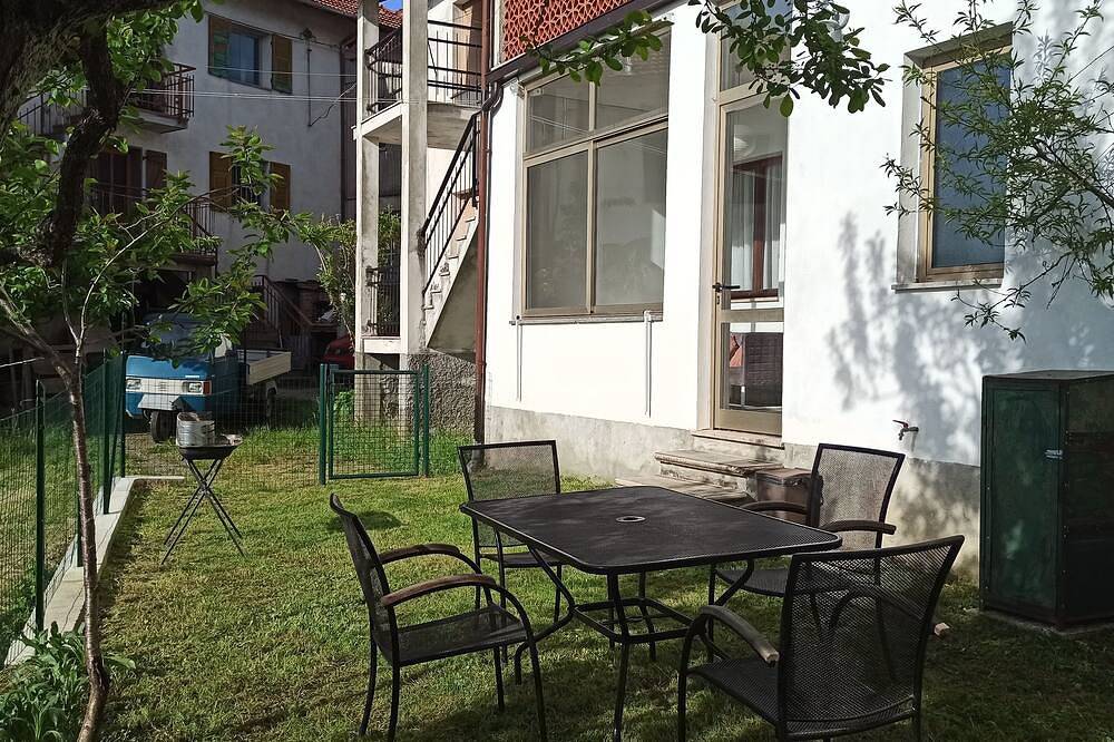 House with garden in upper Monferrato 45 min. from the sea in Ponzone, Province d'Alexandrie