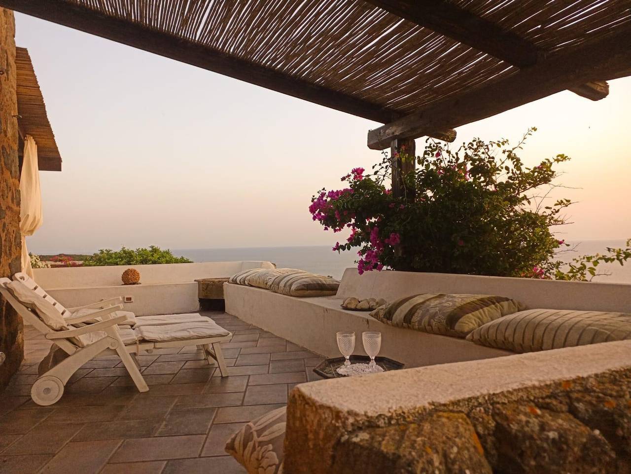 ‘Antico Dammuso Al Tramonto’ com vista mar e jardim privado in Pantelária, Trapani (província)