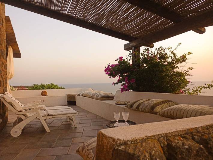 ‘Antico Dammuso Al Tramonto’ com vista mar e jardim privado in Pantelária, Trapani (província)