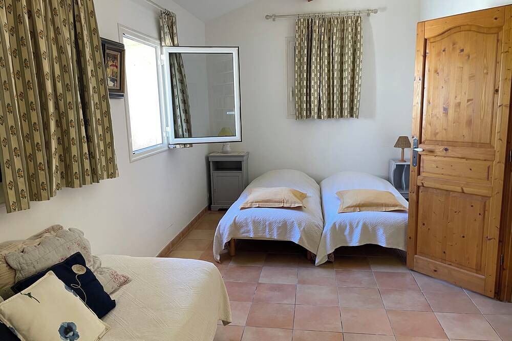 Sanary Charming Country House With Garden.Small Dogs Accepted in Sanary-sur-Mer, Mittelmeerküste (Frankreich)