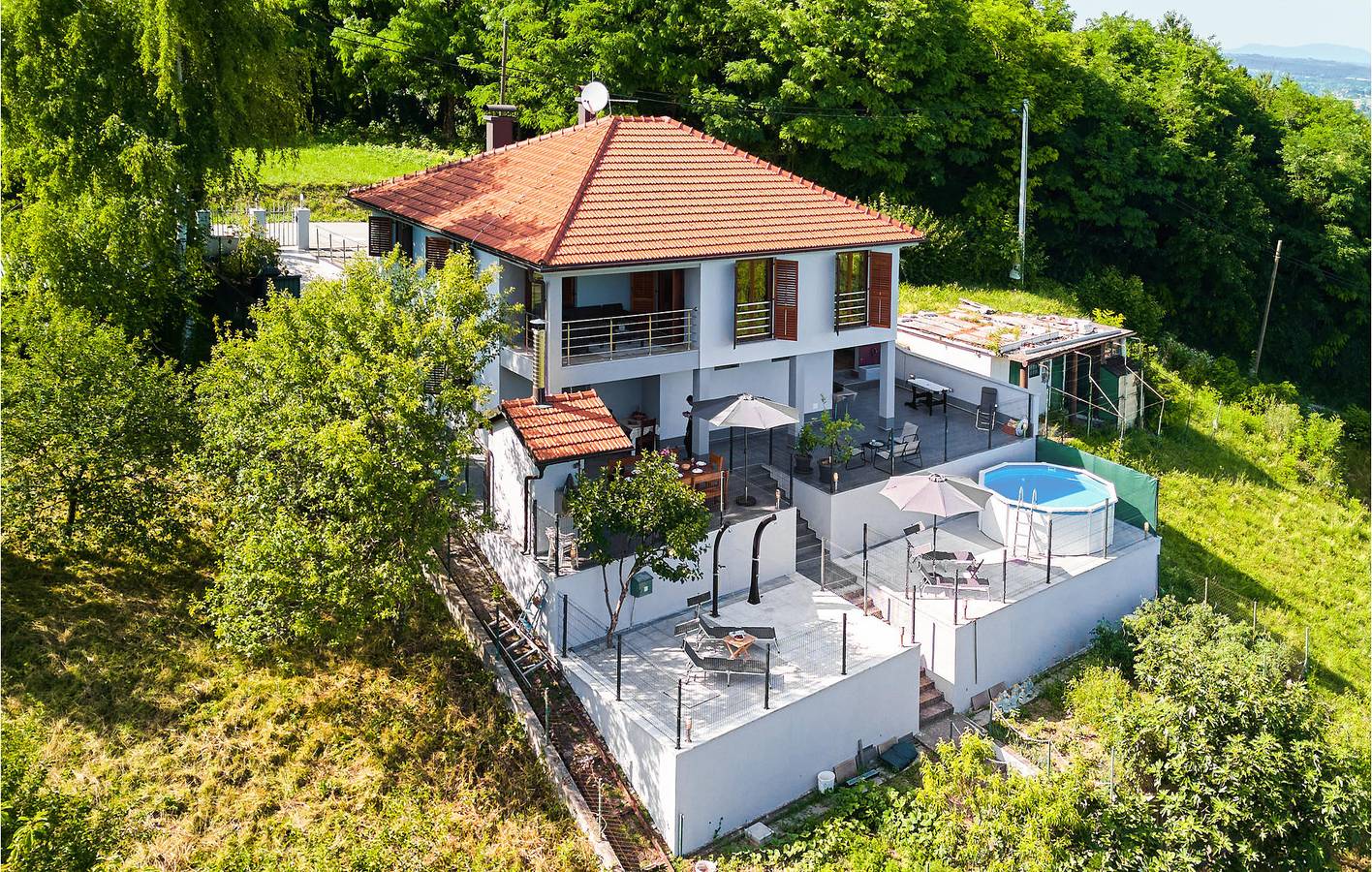 Charmant appartement van 120 m² met zwembad, terras en barbecue! in Zagreb en omgeving
