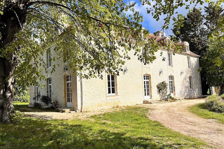 Location de vacances pour 15 personnes, avec jardin à Argences