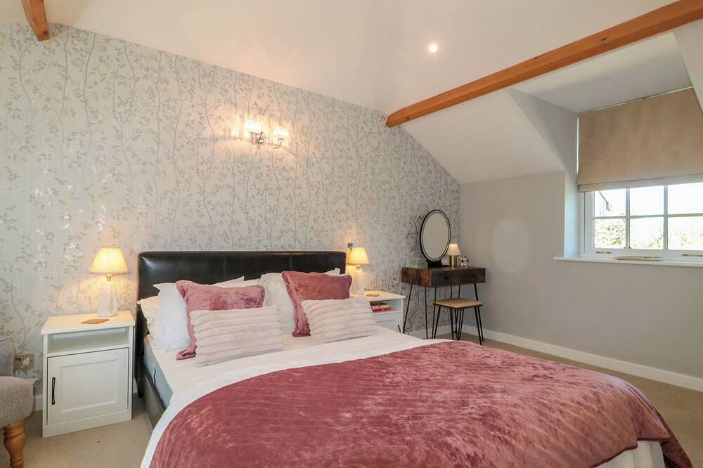The Little Vicarage, family friendly, country holiday cottage in Mark in Mark, Somerset