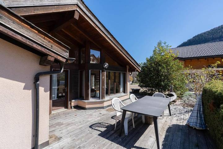 Location de vacances pour 5 personnes, avec vue et jardin à Salvan - 2