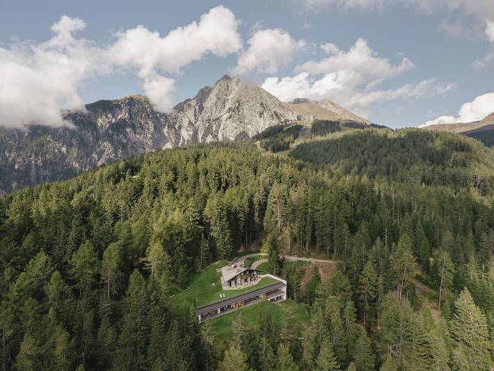 Ferienwohnung für 4 Personen, mit Garten und Ausblick in Hafling