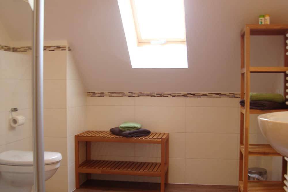 Ganze Wohnung, Großzügiges Ferien-Appartement mit Galerie und Dachterrasse in Nordheim am Main, Fränkisches Weinland
