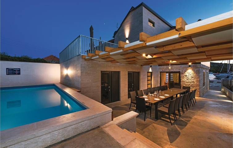 Urlaub am Meer: Gemütliche Ferienwohnung mit Pool, Terrasse und moderner Ausstattung in Dalmatinische Inseln