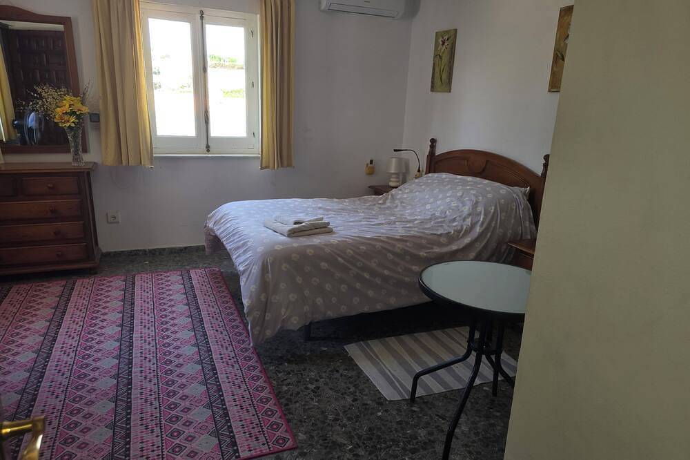 Large villa with a beautiful view of the sea. Very private and close to the beach in Benajarafe, Vélez-Málaga