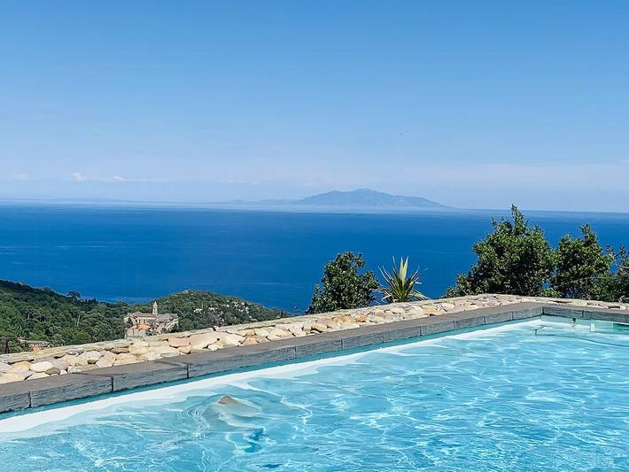 Location de vacances pour 6 personnes, avec jardin et terrasse à Brando