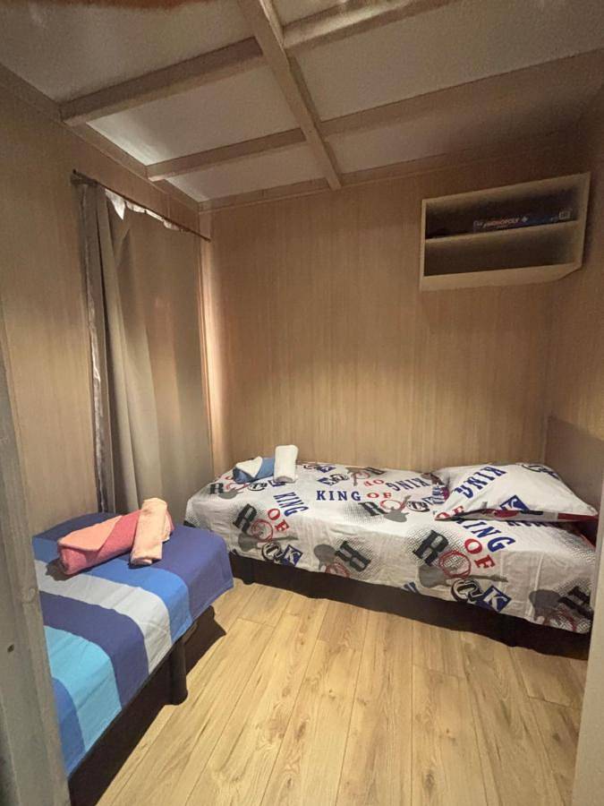 Camping pour 6 personnes, avec jacuzzi et terrasse ainsi que jardin et piscine à Puget-sur-Argens - 2