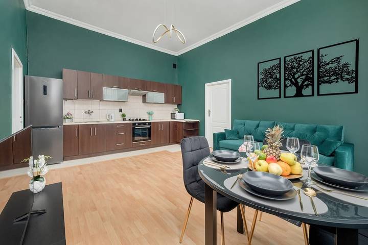 Ganze Wohnung, Stylish Apartment in the Center | Balcony | Close to Manufaktura in Łódź, Region Lodz