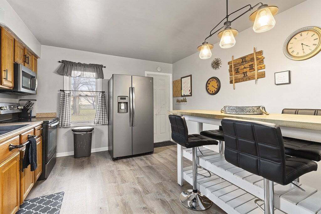 Great Location! Cozy Home with Huge Backyard in Macomb County