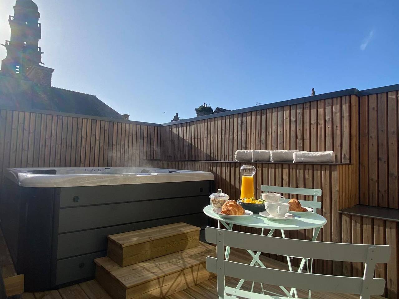 "La Maison du Quai" (Das Haus am Kai) in Landerneau, Brest und Umgebung