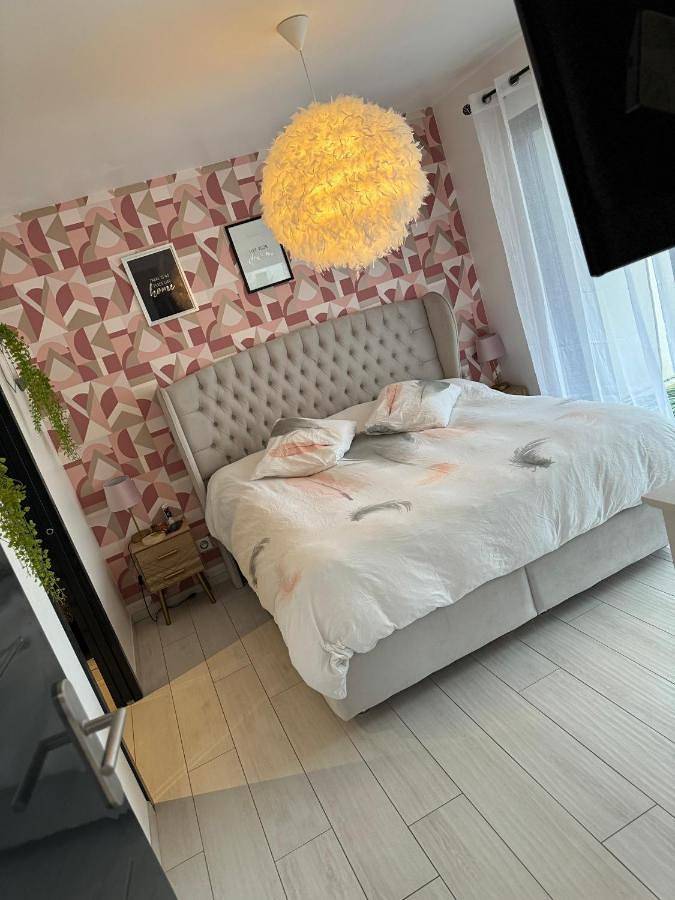 Location de vacances pour 6 personnes, avec terrasse ainsi que piscine et vue à Saint-Aubin-d'Arquenay - 2