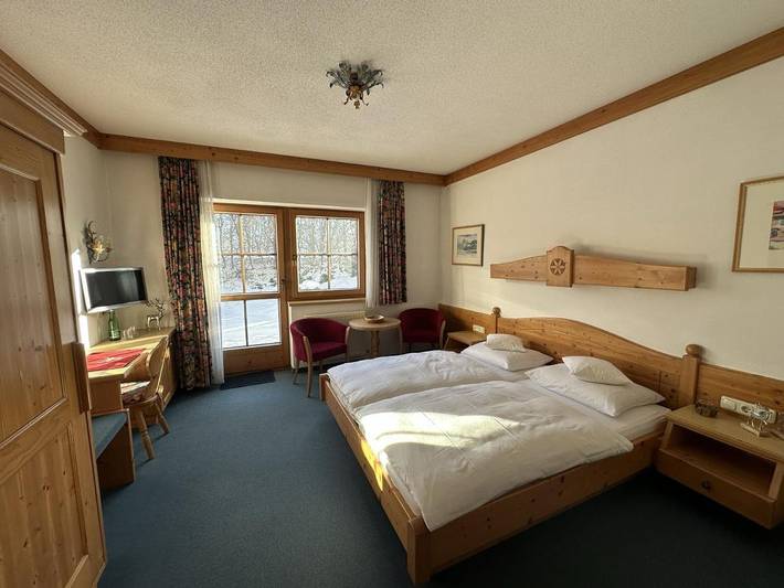 BnB für 2 Personen, mit Terrasse und Garten sowie Ausblick in Sankt Johann in Tirol